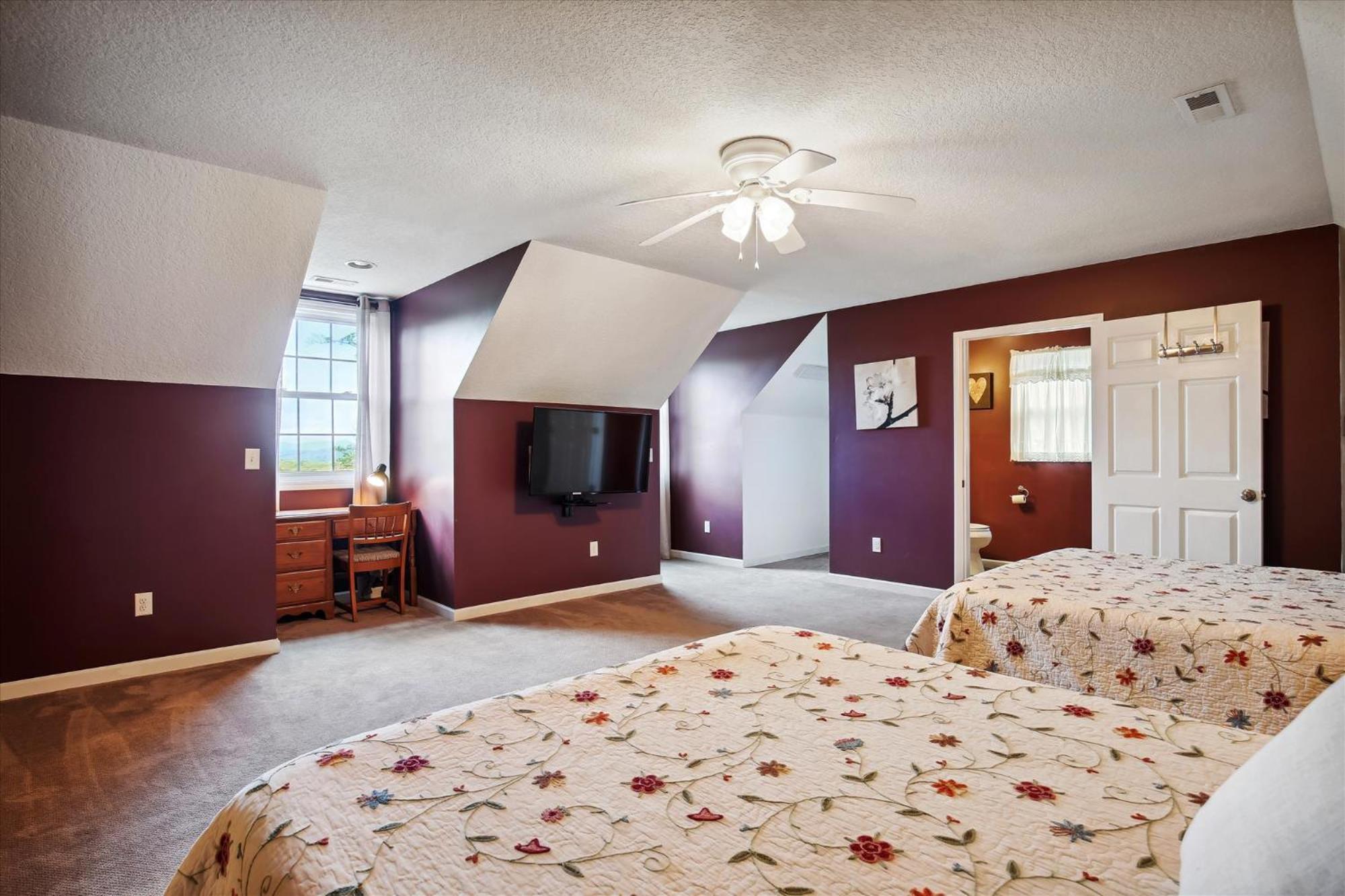 10 Min To Dt, 15 Min To Biltmore, Fire Pit, View Holiday home *