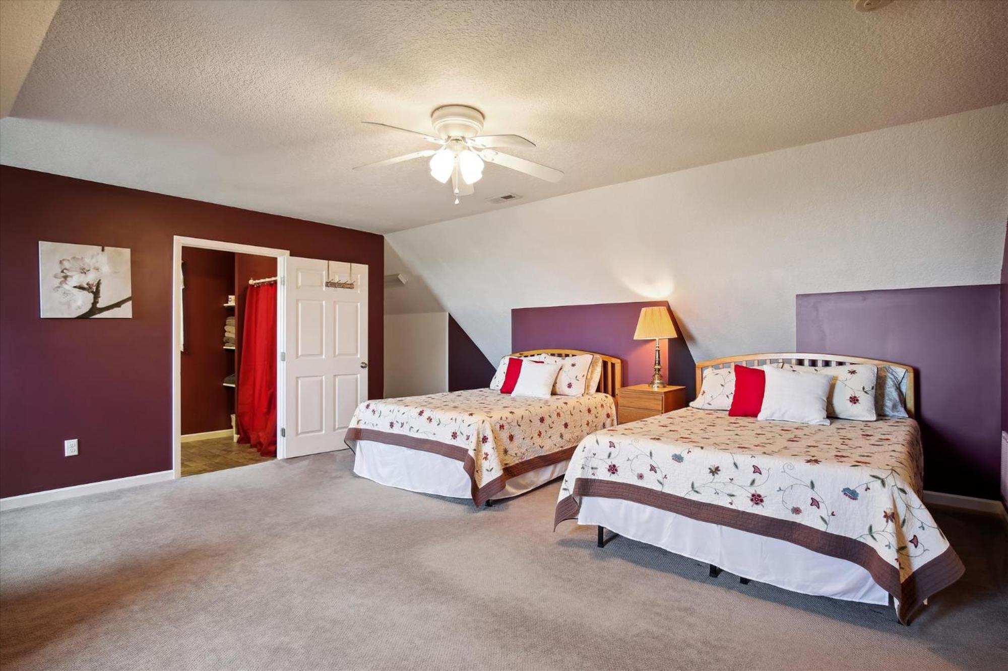 10 Min To Dt, 15 Min To Biltmore, Fire Pit, View Holiday home